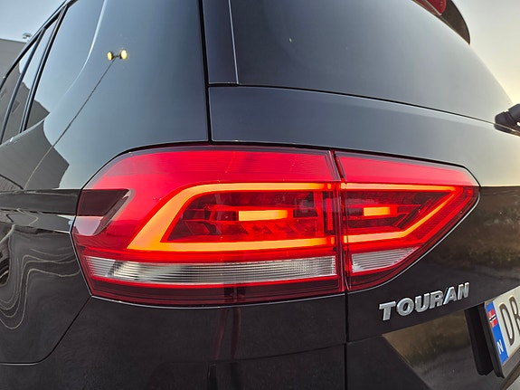 Volkswagen Touran 17 of 30