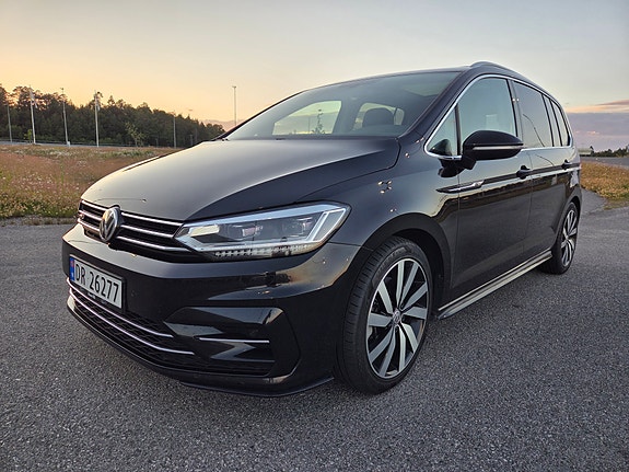 Volkswagen Touran 4 of 5