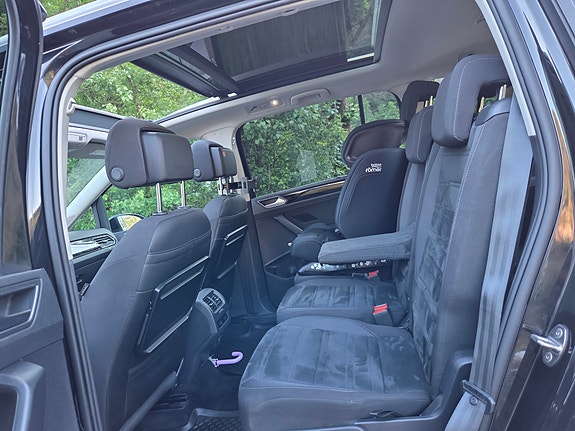 Volkswagen Touran 27 of 30