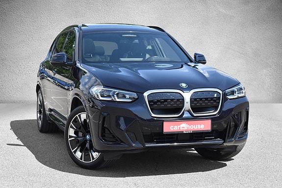 BMW iX3 3 of 5
