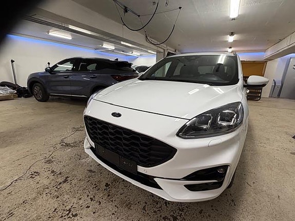 Ford Kuga 3 of 5