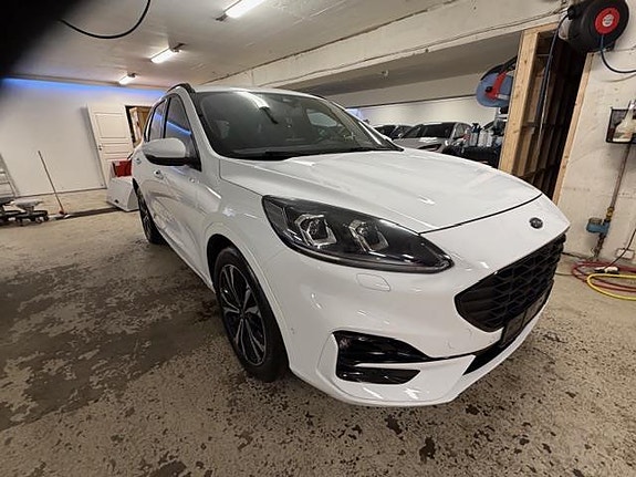 Ford Kuga 4 of 5