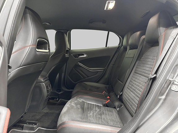 Mercedes-Benz GLA180 13 of 26