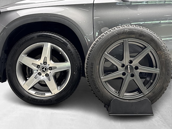 Mercedes-Benz GLA180 8 of 26