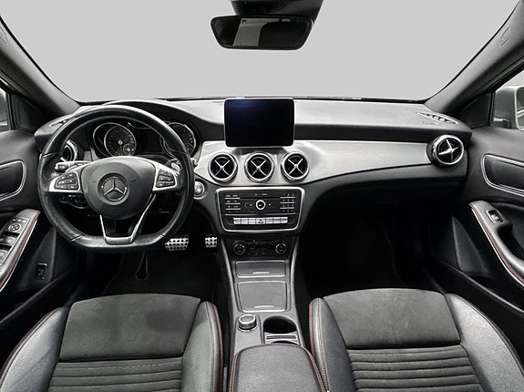 Mercedes-Benz GLA180 14 of 26
