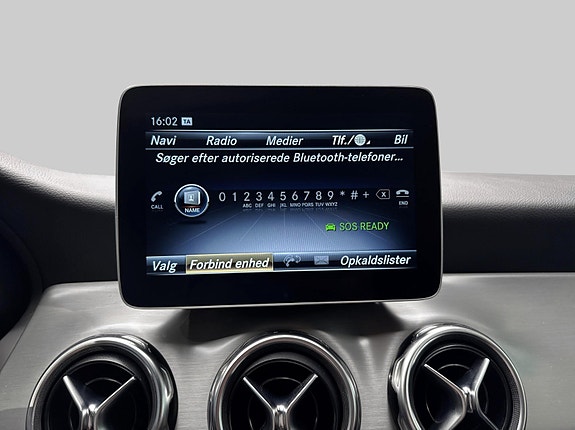 Mercedes-Benz GLA180 23 of 26