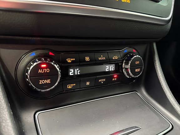 Mercedes-Benz GLA180 18 of 26