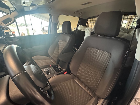 Volkswagen Amarok 11 of 15