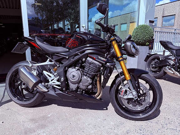 Triumph Speed Triple 1200RS //DEMO 3 of 11