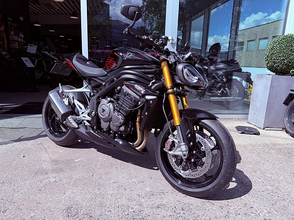 Triumph Speed Triple 1200RS //DEMO 11 of 11