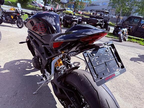 Triumph Speed Triple 1200RS //DEMO 8 of 11