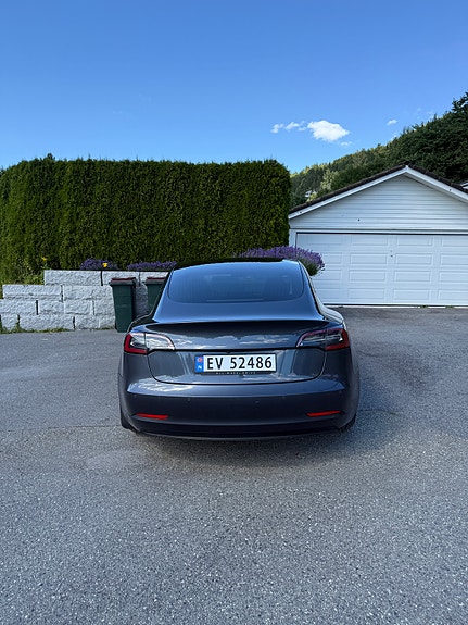 Tesla Model 3 3 of 5