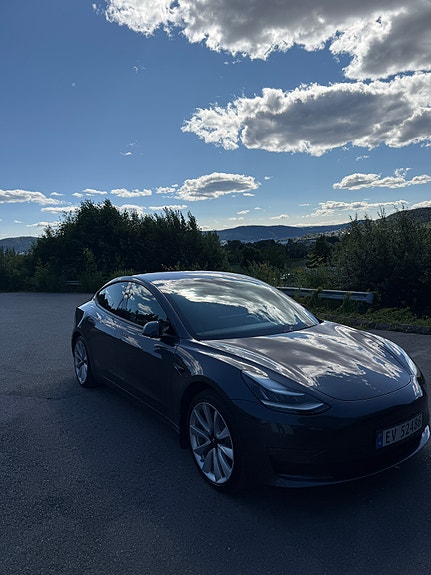 Tesla Model 3 5 of 5