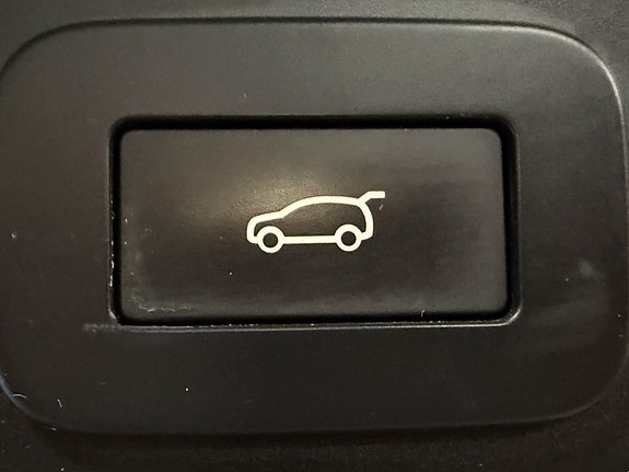 Jaguar F-PACE 10 of 30