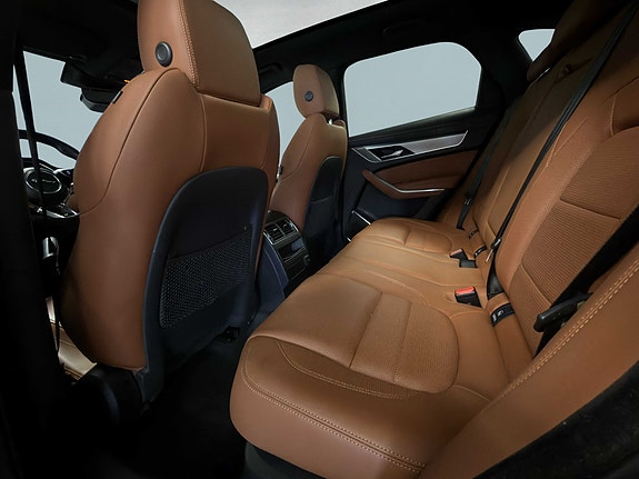 Jaguar F-PACE 17 of 30