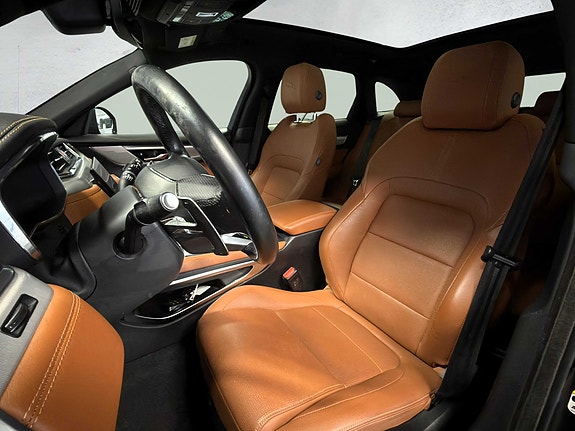 Jaguar F-PACE 11 of 30