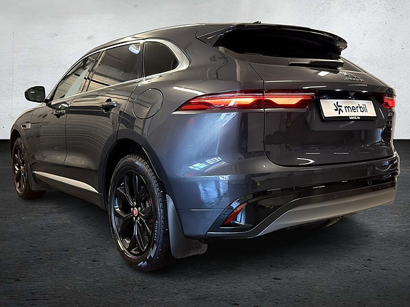 Jaguar F-PACE 6 of 30