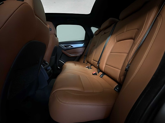 Jaguar F-PACE 16 of 30
