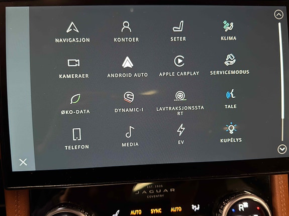 Jaguar F-PACE 26 of 30