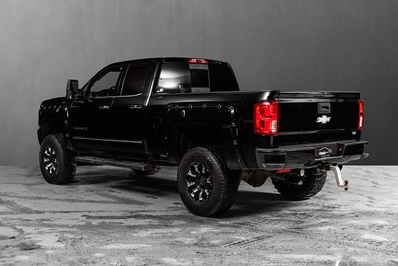 Chevrolet Silverado 5 of 5