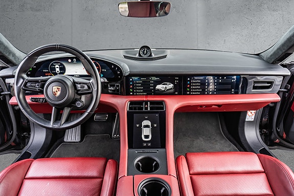 Porsche Taycan 19 of 30