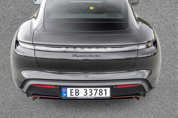 Porsche Taycan 11 of 30