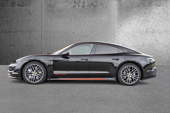 Porsche Taycan 13 of 30