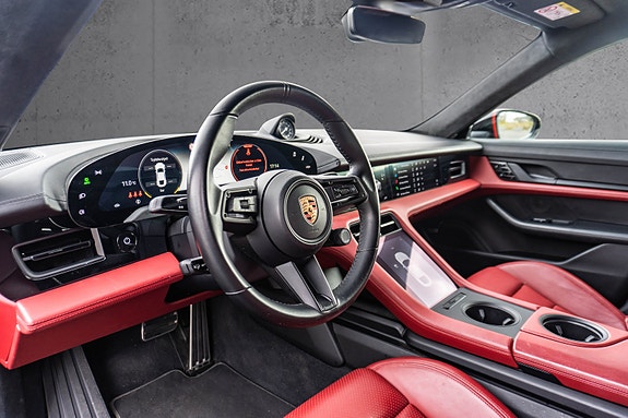 Porsche Taycan 23 of 30
