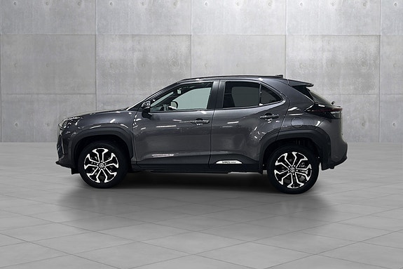 Toyota Yaris Cross 2 of 5