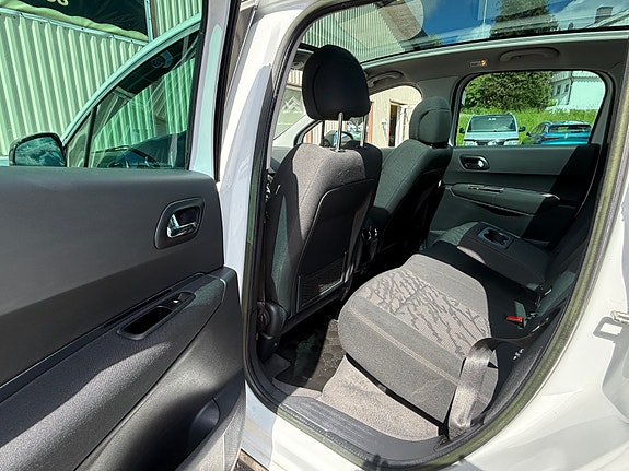 Peugeot 3008 24 of 30