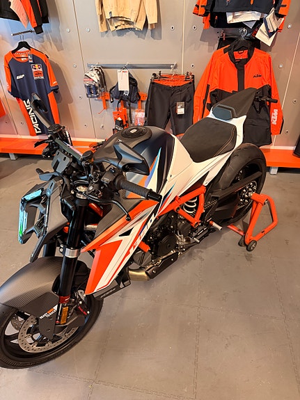 KTM 1390 Super Duke RR | 3,99% rentekampanje | Utvidet garanti 24 of 27