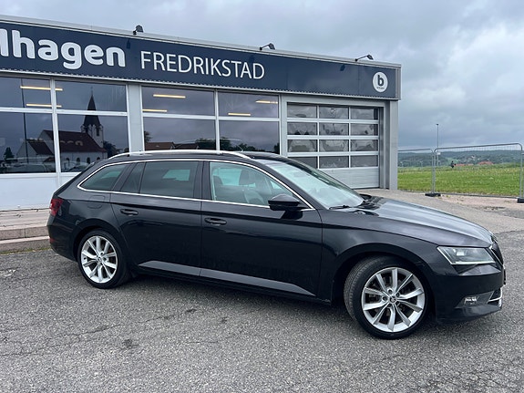 Skoda Superb 2 of 5