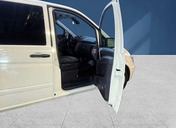 Mercedes-Benz Vito 113 27 of 30