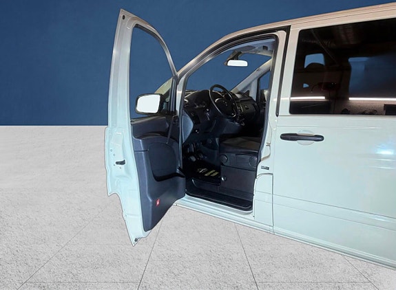 Mercedes-Benz Vito 113 24 of 30