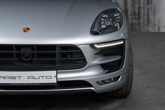 Porsche Macan 5 of 5