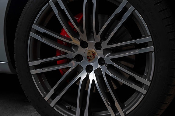 Porsche Macan 3 of 5