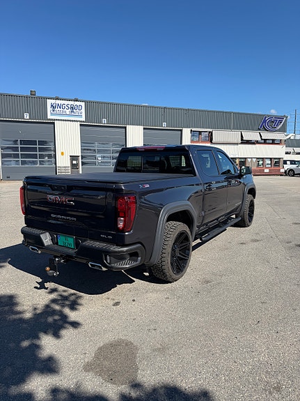 GMC Sierra 5 of 5