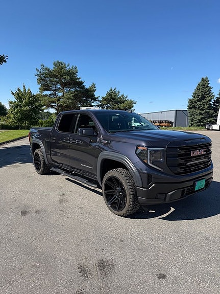 GMC Sierra 3 of 5