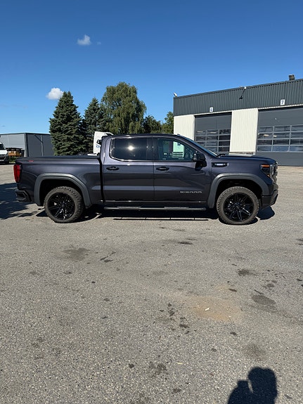 GMC Sierra 4 of 5