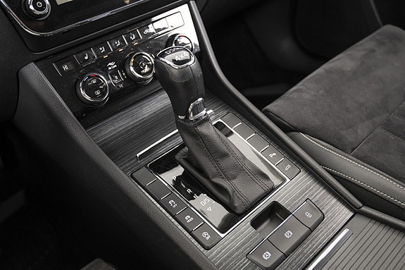 Skoda Superb 10 of 28