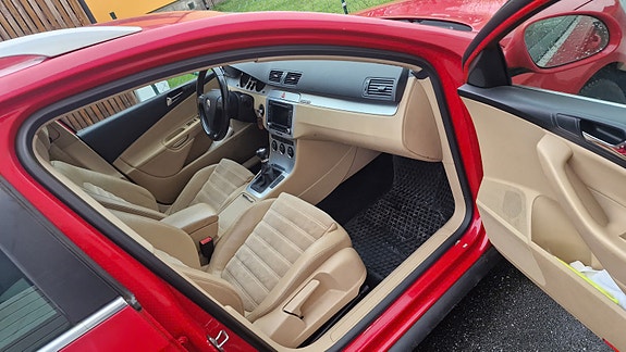 Volkswagen Passat 7 of 16