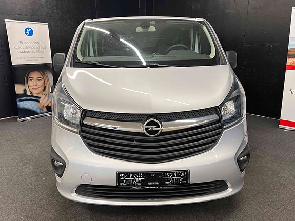 Opel Vivaro 2 of 5