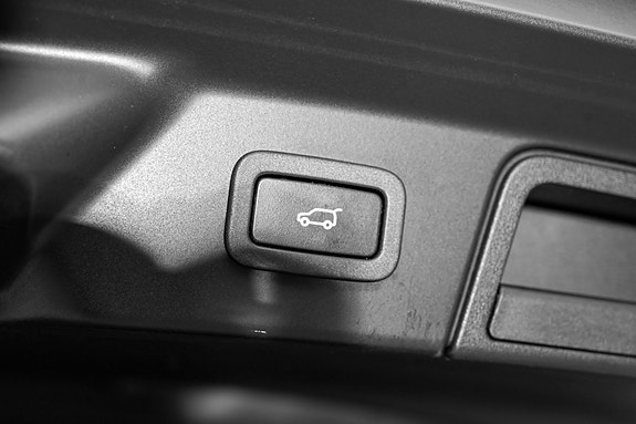 Land Rover Range Rover Velar 29 of 30