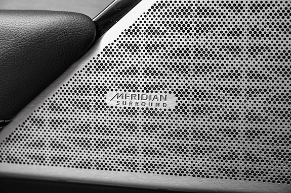 Land Rover Range Rover Velar 27 of 30