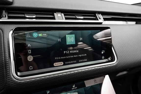 Land Rover Range Rover Velar 23 of 30
