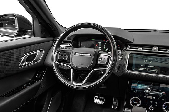 Land Rover Range Rover Velar 14 of 30