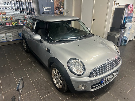 MINI One 3 of 5
