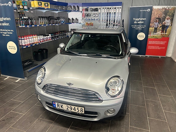 MINI One 2 of 5