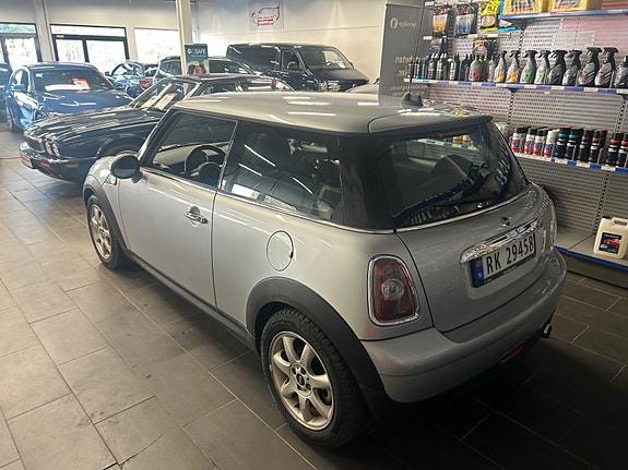 MINI One 4 of 5