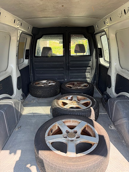 Volkswagen Caddy Maxi 6 of 14